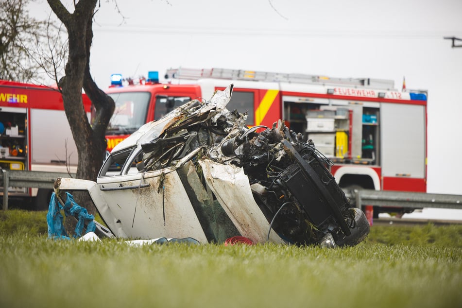 Das Fahrzeug wurde beim Unfall zerstört.