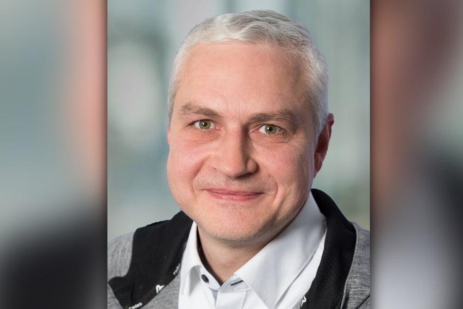 Laut Stefan Sorek (53) lohnt sich das Altkleider-Geschäft nicht mehr.