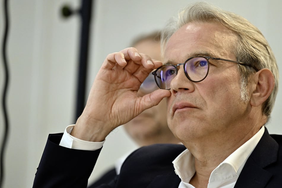 Thüringens Innenminister Maier macht "Sehr gut"-Aussage: Moderator grätscht dazwischen