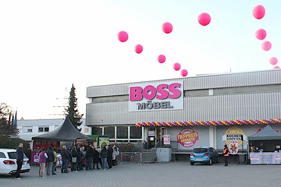 dieses mobelhaus muss schliessen bis freitag 30 4 gibt s mega rabatte tag24