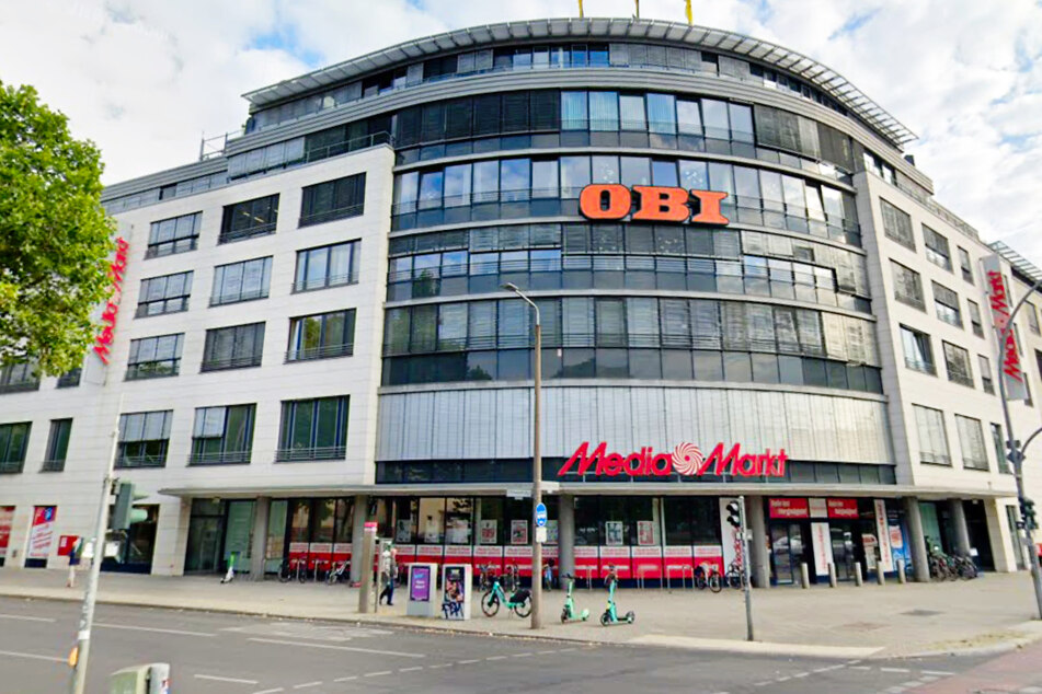 MediaMarkt Berlin-Prenzlauer Berg (Ecke Ostseestraße) - Greifswalder Straße 140.