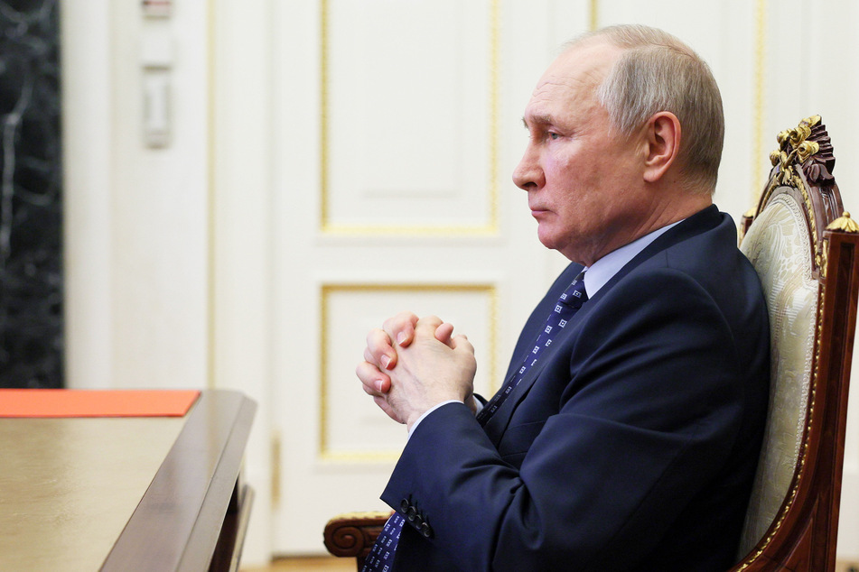 Russlands Präsidenten Wladimir Putin (70) gehen die Argumente für seine Drohungen aus.