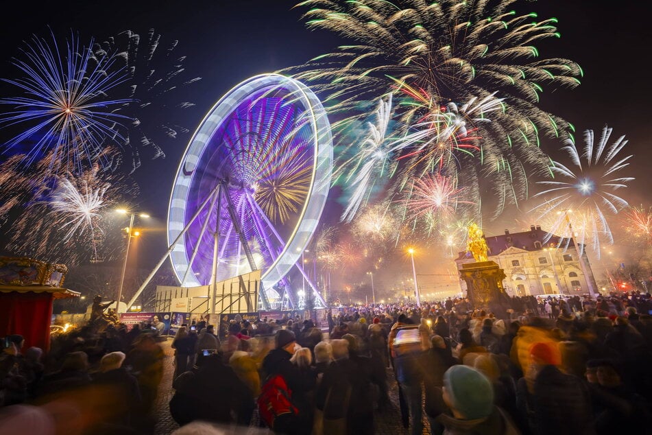 Dieses bunte Farbspektakel war voriges Silvester vom Goldenen Reiter aus zu bestaunen.