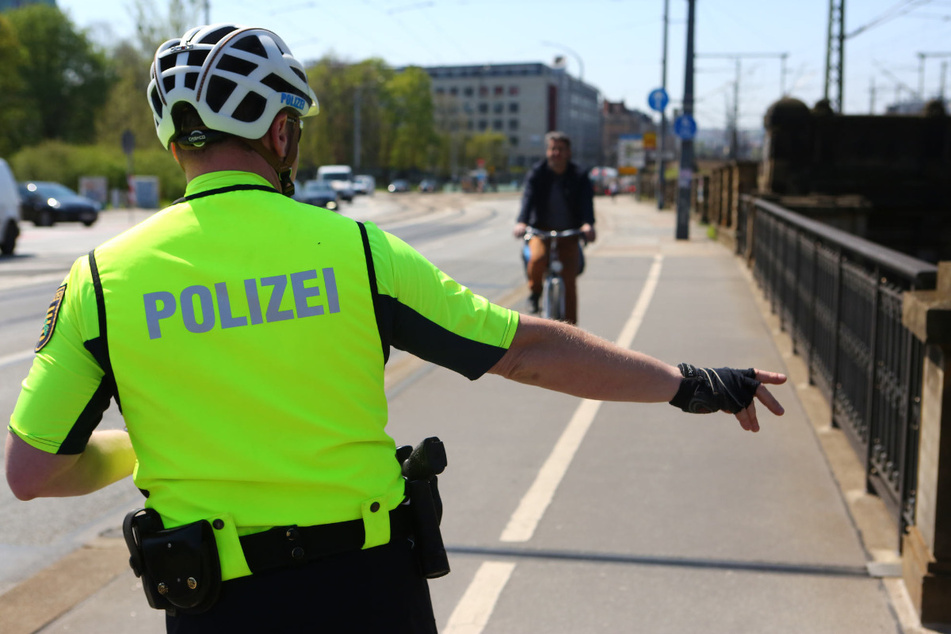 Auch Radfahrern drohen seit gestern höhere Bußgelder. Unerlaubt auf dem Bürgersteig zu fahren, kostet nun 25 Euro.