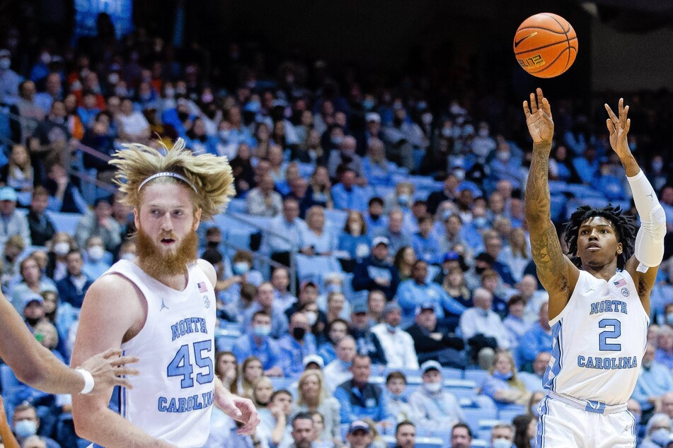 March Madness roundup: UNC take care of UCLA, Hurricanes storm past Cyclones