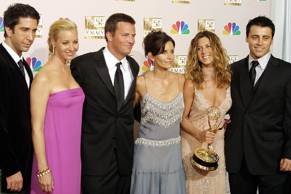 Die "Friends"-Schauspieler standen immer an Matthew Perrys Seite. (v.l.n.r.) David Schwimmer (55), Lisa Kudrow (59), Mathew Perry (53), Courtney Cox Arquette (58), Jennifer Aniston (53) und Matt LeBlanc (55) (Archivbild)