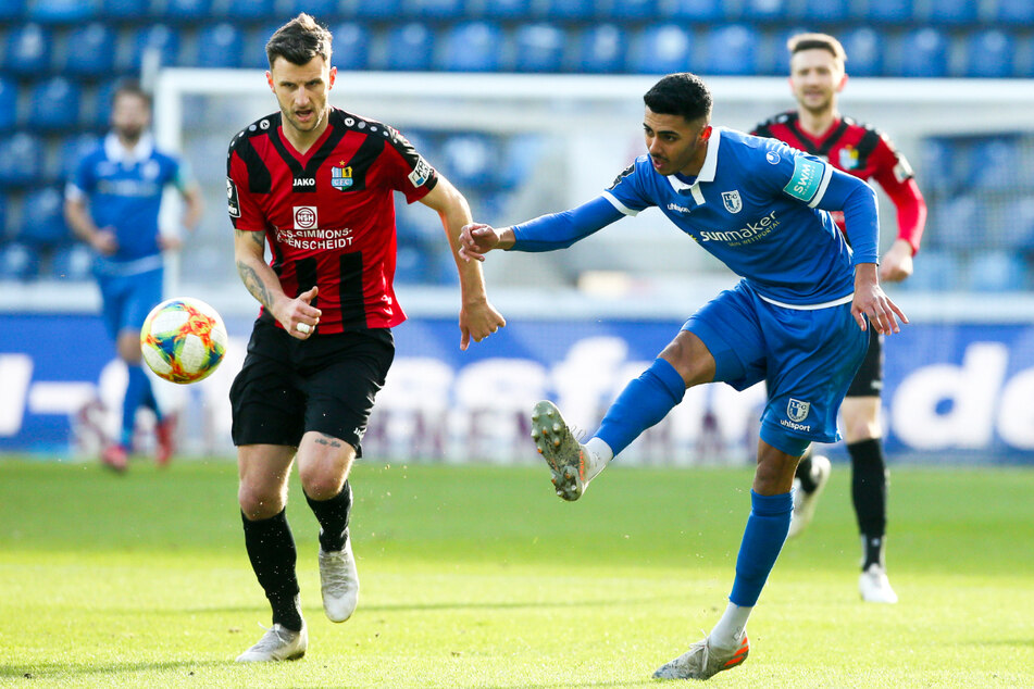Tarek Chahed (25, 2.v.r.) ist der Cousin von Ex-Bundesliga-Profi Soufian Chahed (38) und wies seine fußballerischen Qualitäten schon höherklassig nach.