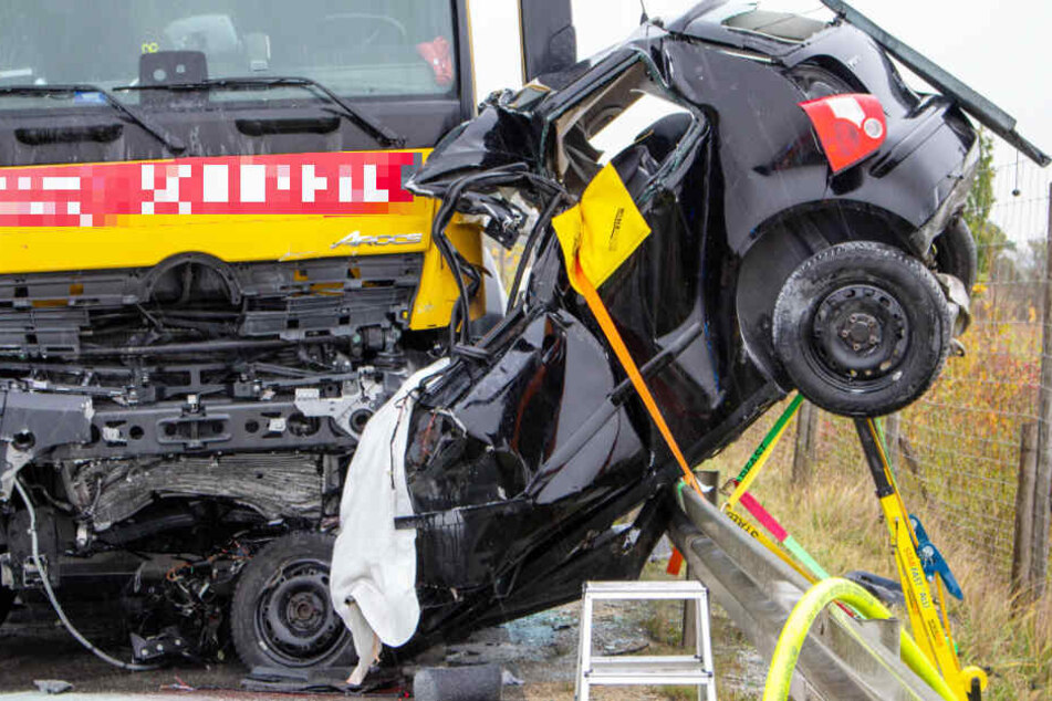 Der Autofahrer hatte keine Chance, den schweren Unfall zu überleben.