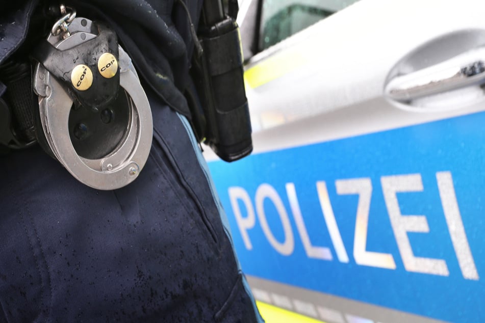 Die Polizei hatte bei einem eigentlichen Routineeinsatz in Fürth plötzlich alle Hände voll zu tun. (Symbolbild)