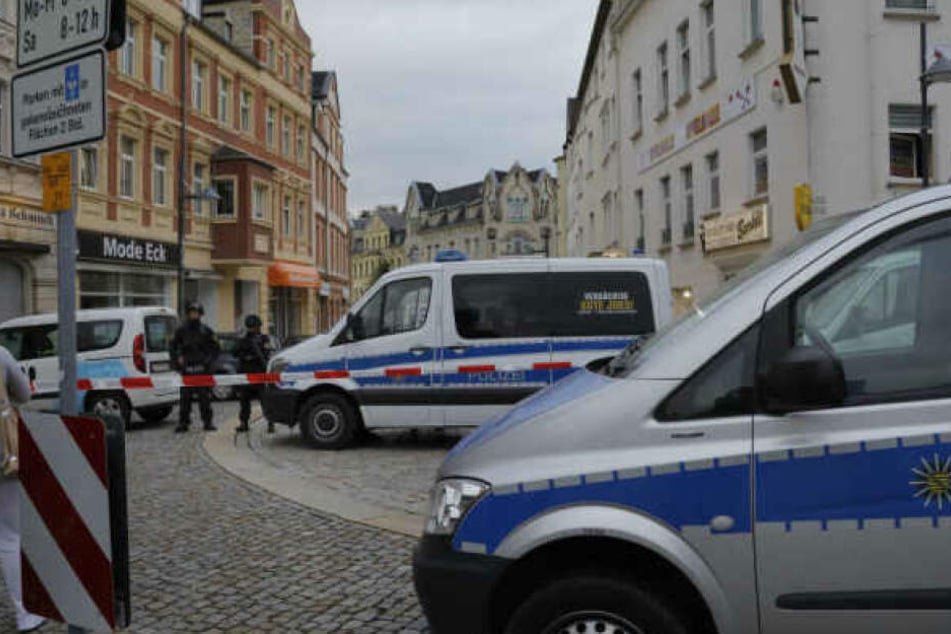 Auf der Suche nach Hardy G. riegelte die Polizei auch die City von Limbach-Oberfrohna ab.