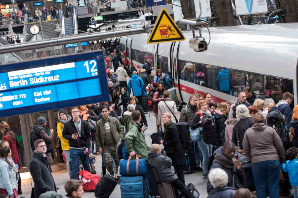 Auch bei der Deutschen Bahn wird mit einem hohen Passagieraufkommen gerechnet.