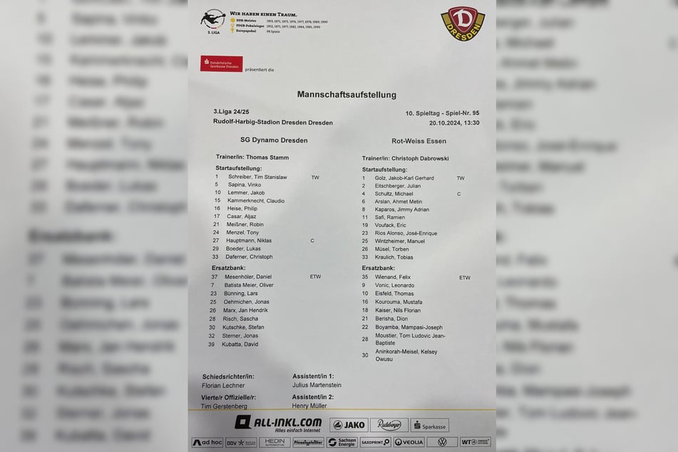 Blick auf den Aufstellungsbogen der heutigen Drittliga-Begegnung zwischen Dynamo Dresden und Rot-Weiß Essen.