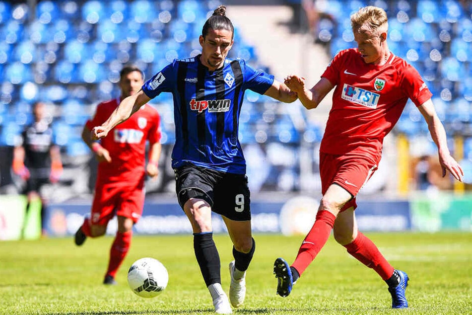 Valmir Sulejmani (l.) war der Top-Scorer der abgelaufenen Regionalliga-Südwest-Saison: In 32 Spielen traf er 18 Mal und legte zwölf Tore direkt auf.