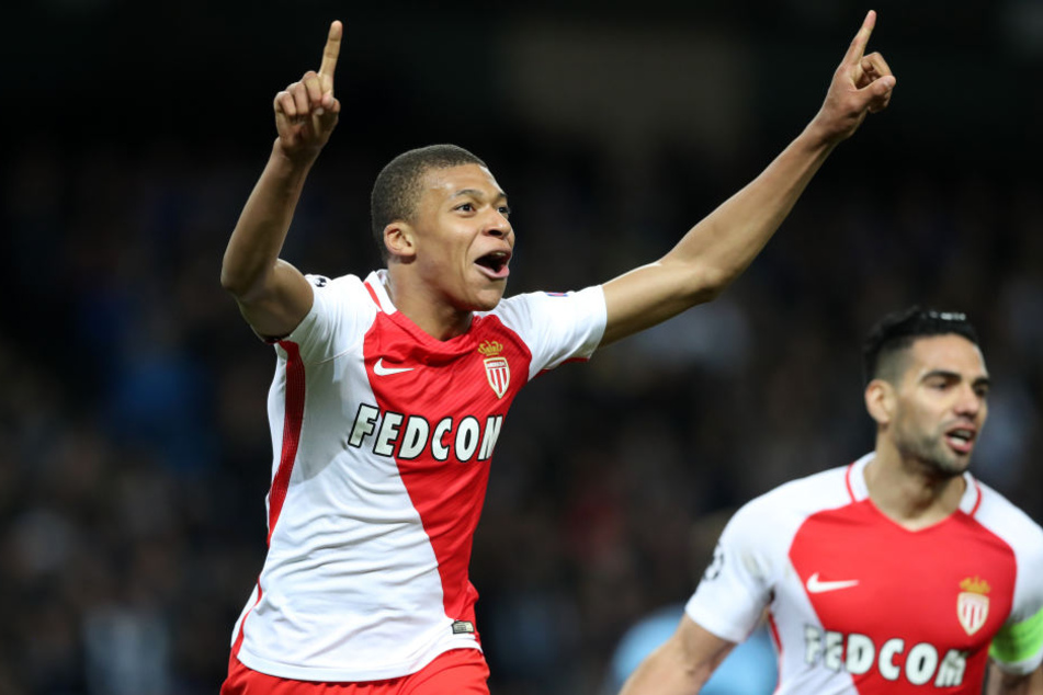 Der AS Monaco um die Superstars Kylian Mbappé (l.) und Falcao (r.) ist der schwierigste Brocken für RB Leipzig.