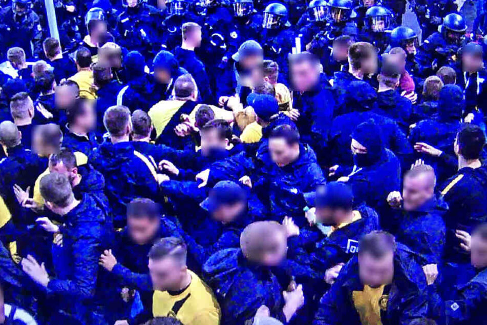Unter den betreffenden Personen fanden sich auch Anhänger, die aus der Problem-Fanszene des BVB bekannt sind.