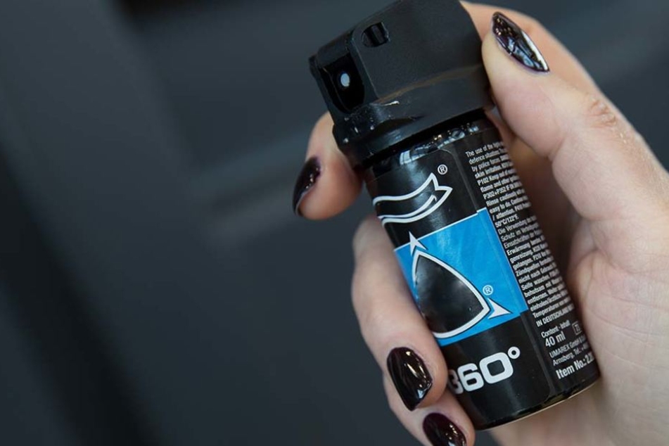 Mit einer Dose Pfefferspray attackierte die Mutter ihre vermisste Tochter. (Symbolbild)
