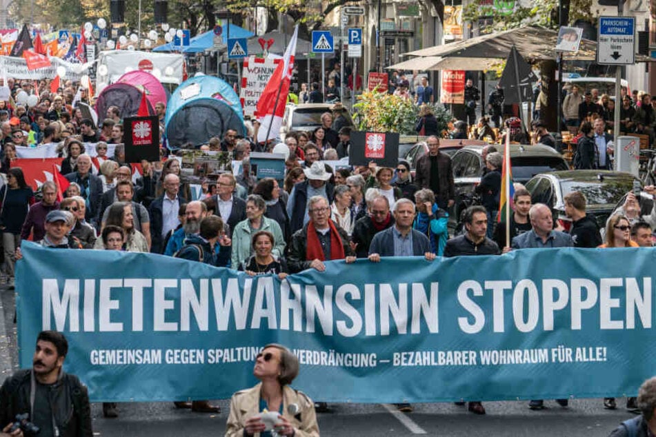 In mehren deutschen Städten wird am Samstag gegen die Mietenwahnsinn demonstriert.