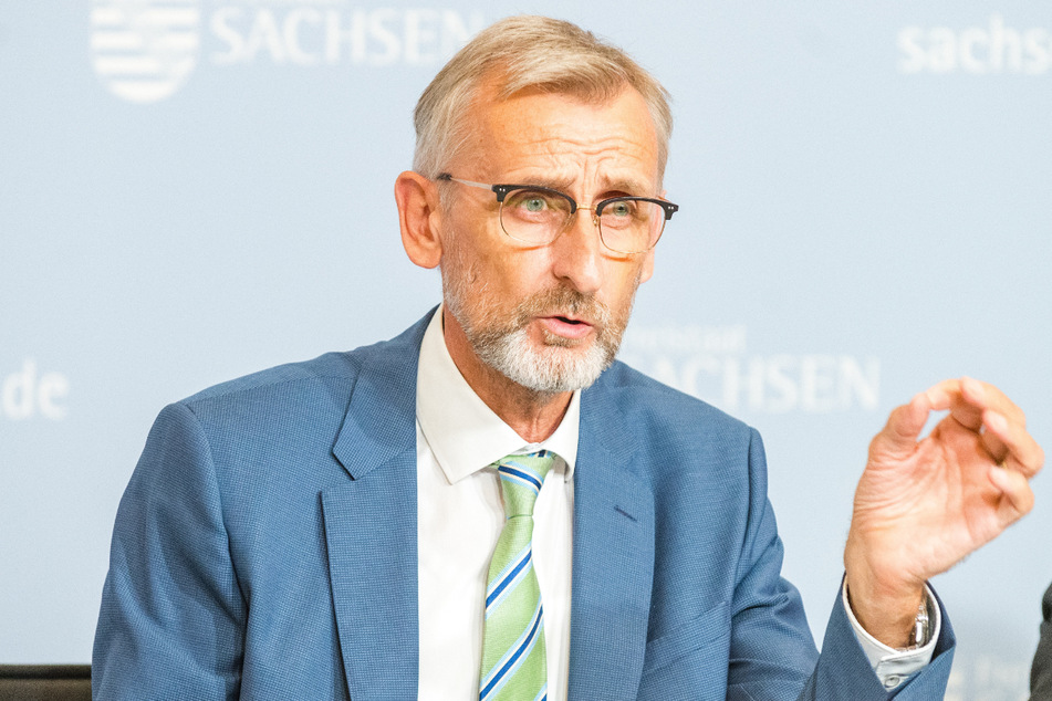 Sachsens Innenminister Armin Schuster (61, CDU) befürwortet ein entschlossenes Handeln.