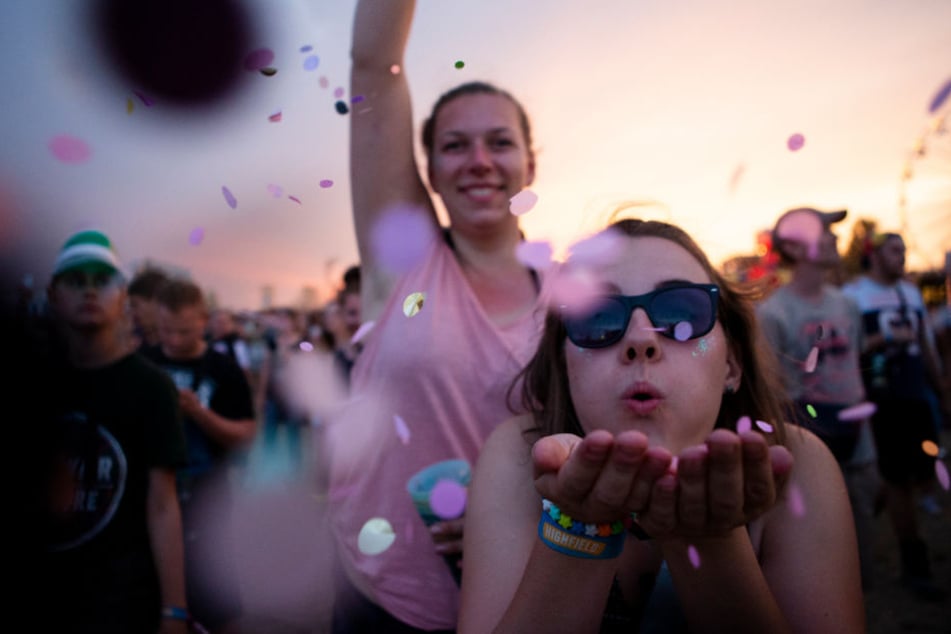 Egal ob Sonnenschein und Hitze oder Blitz und Donner - die Highfield-Besucher tanzten drei Tage auf dem ausverkauften Festival durch.