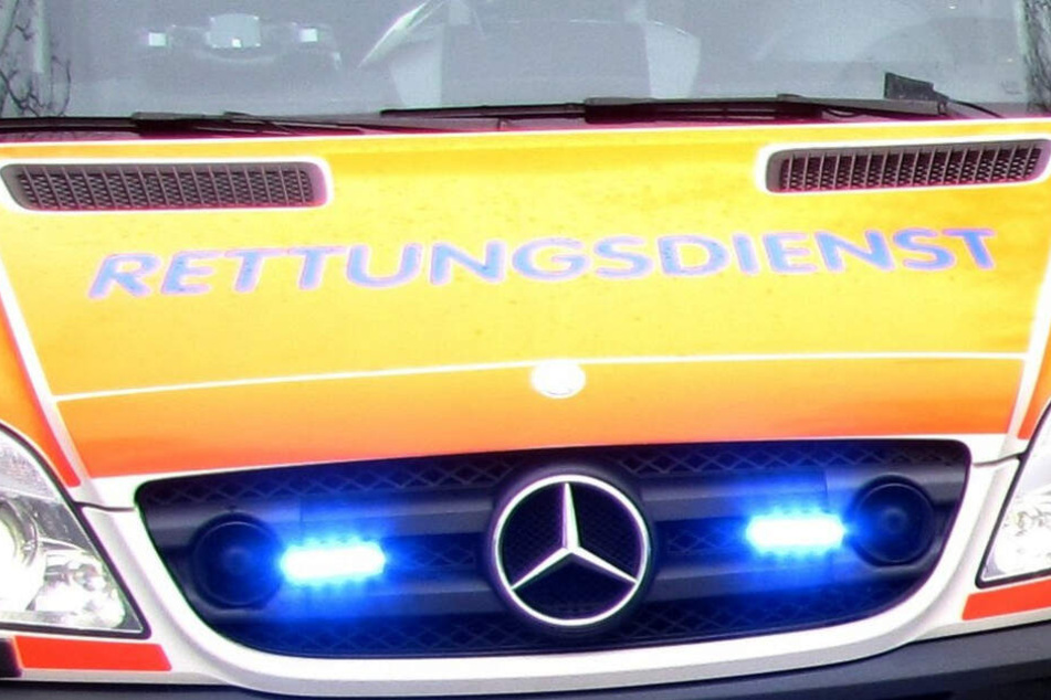 Zeugen alarmierten den Notruf. (Symbolbild)