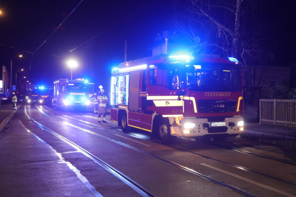 Die Feuerwehr war mit mehreren Fahrzeugen im Einsatz.