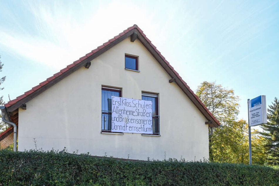 Einige Anwohner finden, dass Geld für die Turmsanierung woanders besser angelegt wäre.