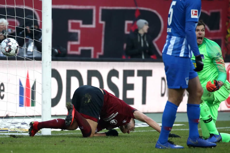 In der 42. Minute kostete Hanno Behrens' Treffer Hertha vorläufig die Führung.