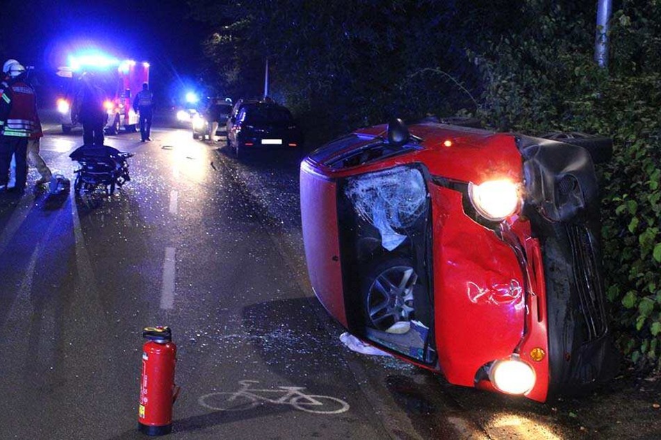 Der Daewoo kippte nach dem Crash auf die Seite.