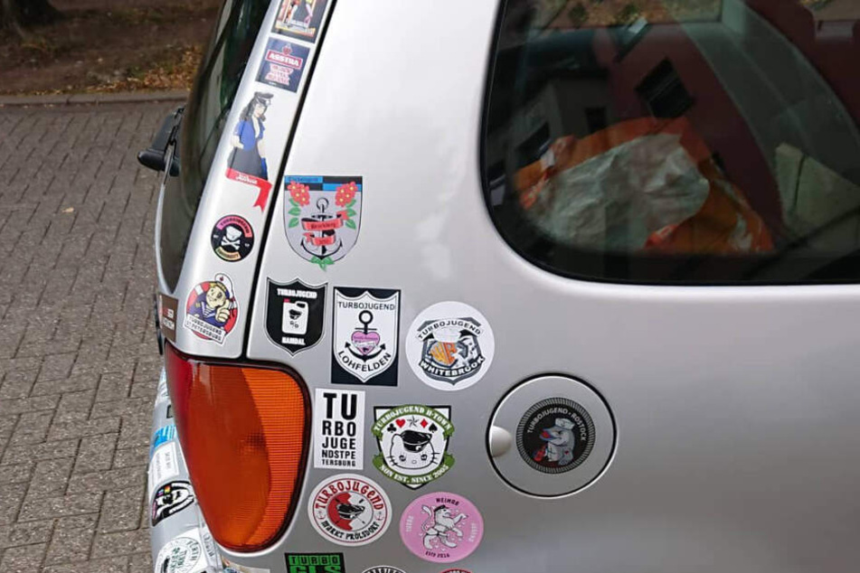 Das Auto wurde dem Eigentümer vor der eigenen Haustüre geklaut.