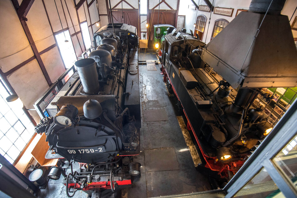 Im Schmalspurbahnmuseum in Rittersgrün könnt Ihr verschiedene Dampflokomotiven besichtigen.