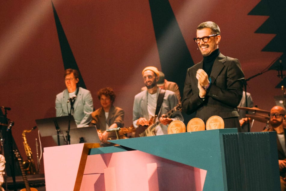Hatte in seiner Jubiläumsstaffel gut lachen – bis jetzt. Show-Erfinder Joko Winterscheidt (46) muss in der kommenden Woche versuchen, seine Show zurückzugewinnen.