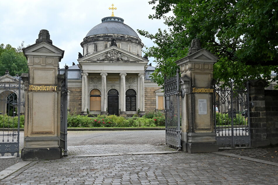 Die historische Grabkunst auf dem Tolkewitzer Johannisfriedhof ist zunehmend sanierungsbedürftig.