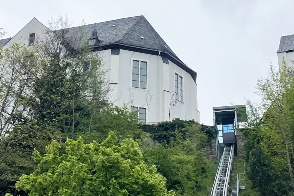 Schrägaufzug steht schon wieder still: Fehlersuche dauert weiterhin an