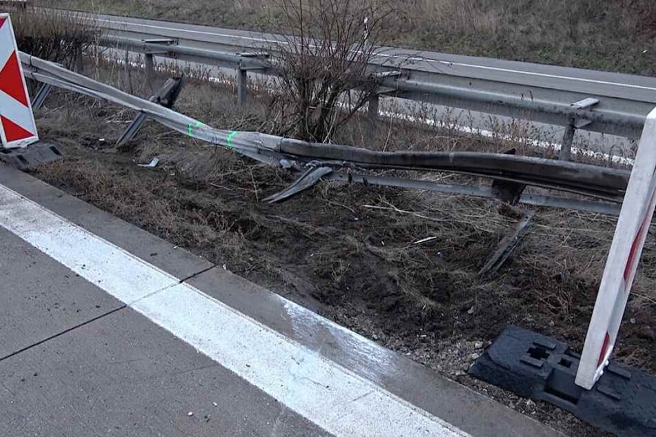 Die Unglücksstelle wurde nach den Bergungsarbeiten abgesperrt und die Autobahn wieder freigegeben.