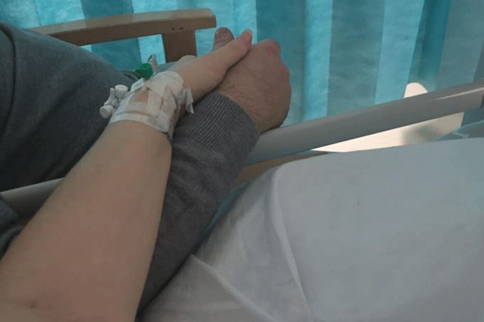 Eine rührende Geste nach der Operation.