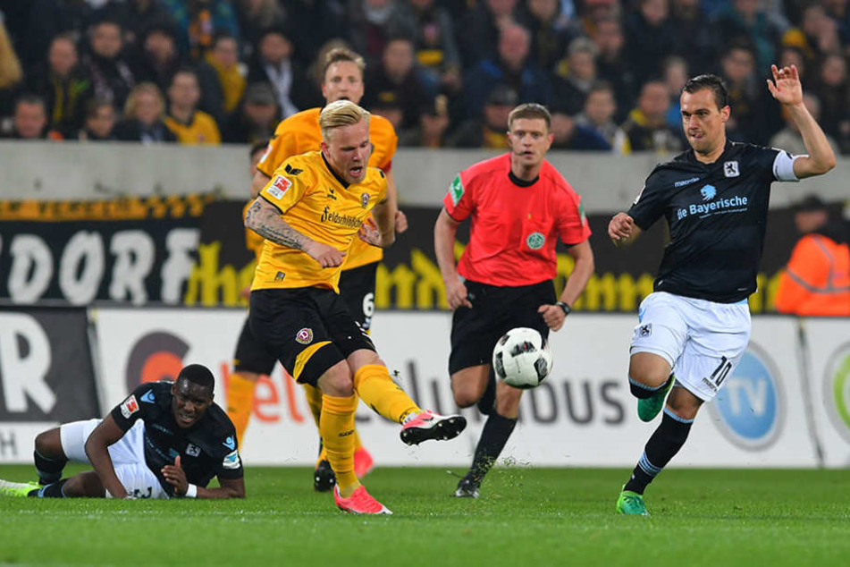 Marcel Hilßner (am Ball) zeigte wie hier gegen München schon ein paar gute
Ansätze.