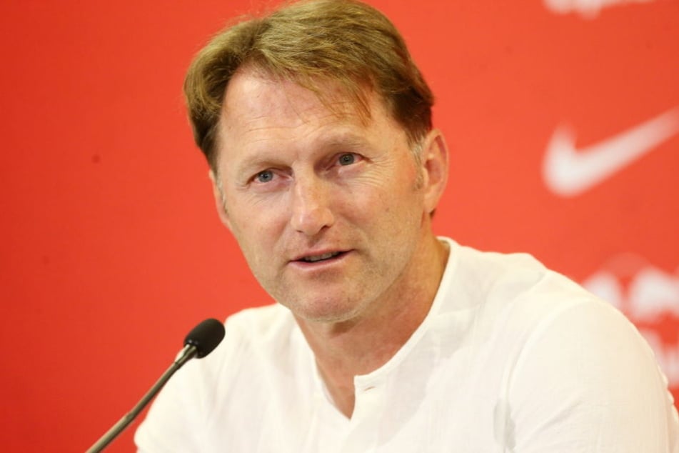 Hasenhüttl äußerte sich auf der Pressekonferenz geschockt zu den Vorfällen in Dortmund (Archivbild).