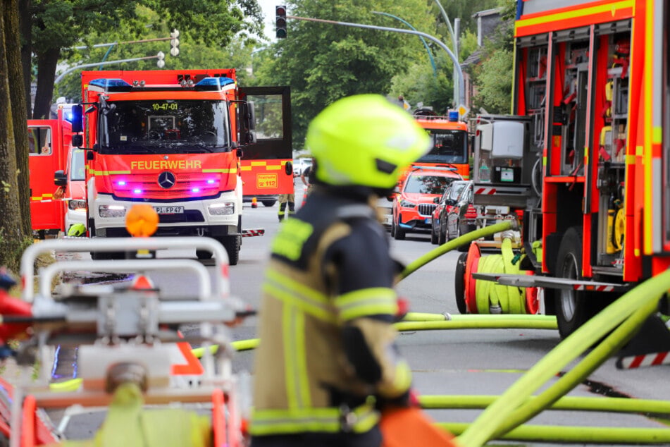 Die Feuerwehr war am Sonntag in Elmshorn im Einsatz. Im Dachbereich eines Einfamilienhauses war ein Brand ausgebrochen.