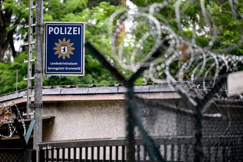 Auf dem Grunewalder Sprengplatz der Polizei wird es in den kommenden Tagen knallen.