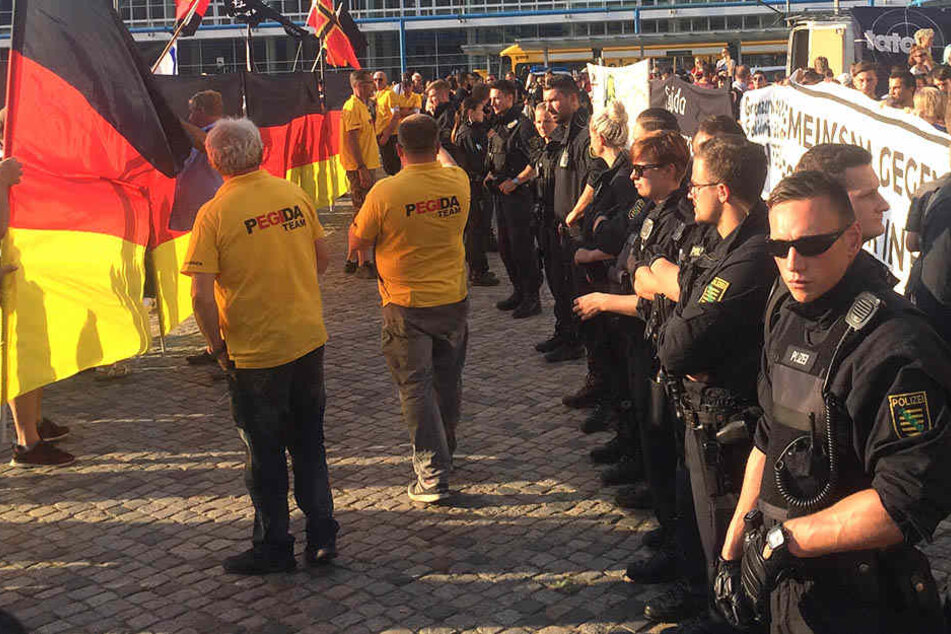 Am 21. Oktober feiert PEGIDA in Dresden den 4. "Geburtstag". (Symbolbild)