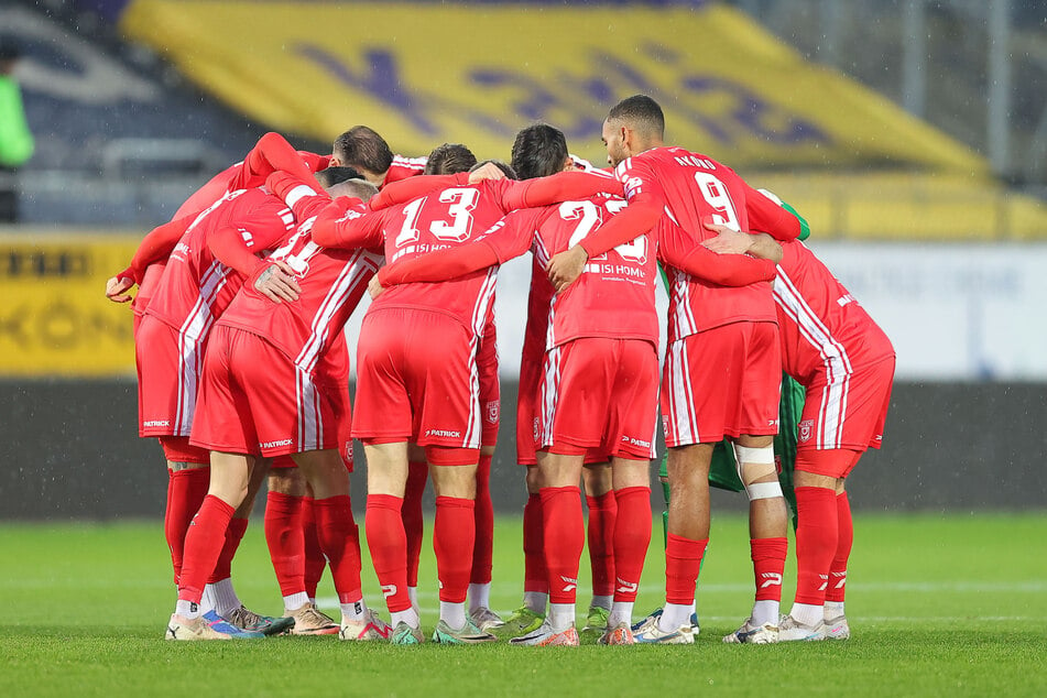 Der Hallesche FC ist der wohl ärgste Verfolger von Lok Leipzig.