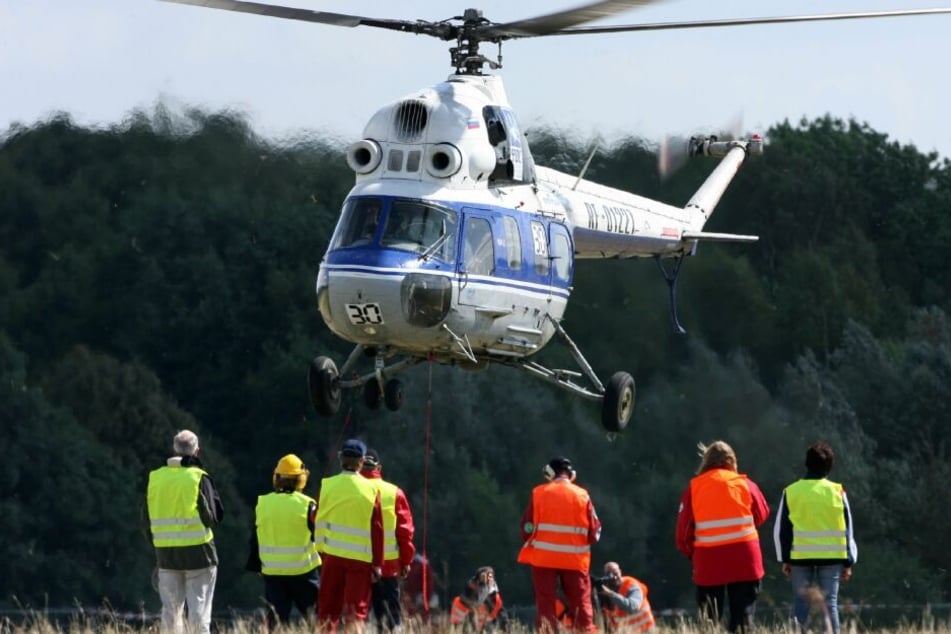 Mit einem Hubschrauber musste der Mann in ein Krankenhaus gebracht werden. (Symbolbild)