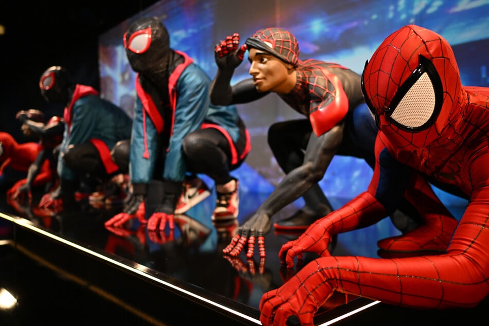 Auch auf die verschiedenen Spider-Man-Universen geht die große Marvel-Ausstellung in Köln ein.