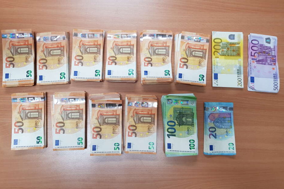 Von der Polizei sichergestelltes Bargeld.