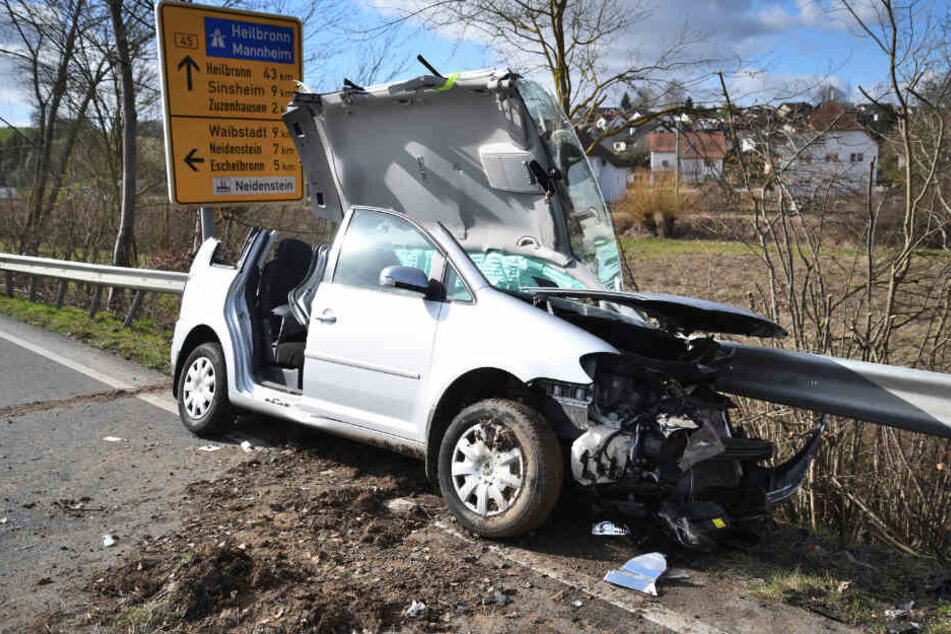 Das Wrack des Volkswagens.