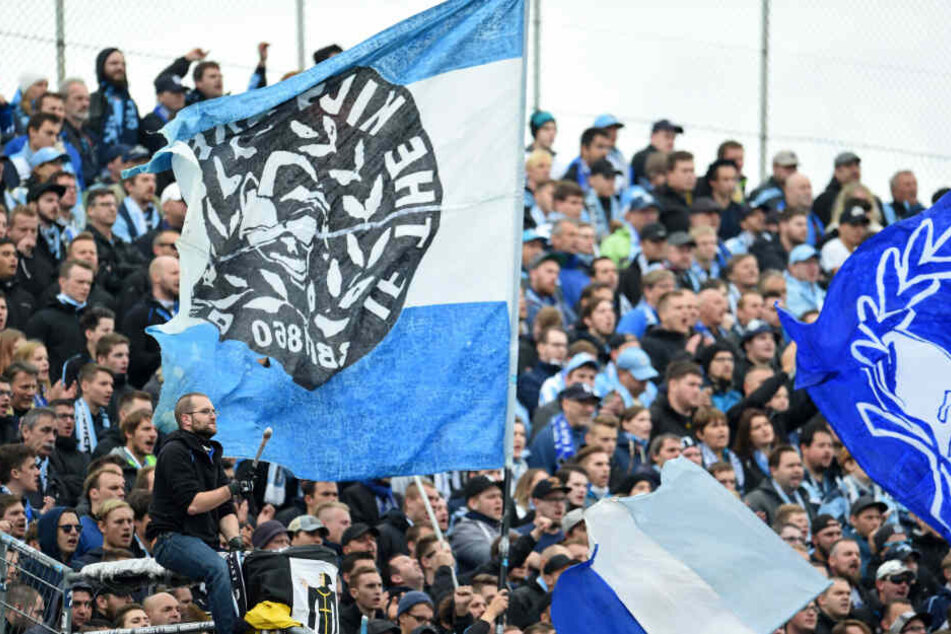 (Löwen)-Fans, die die Partie nicht im Stadion sehen, können sie im Ersten verfolgen.