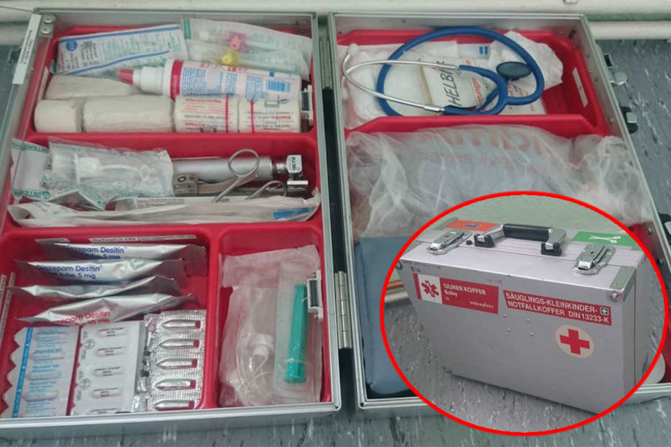 Nachdem die Sanitäter zu ihrem Rettungswagen zurückgekehrt waren, bemerkten sie das Fehlen des speziellen Notfallkoffers.