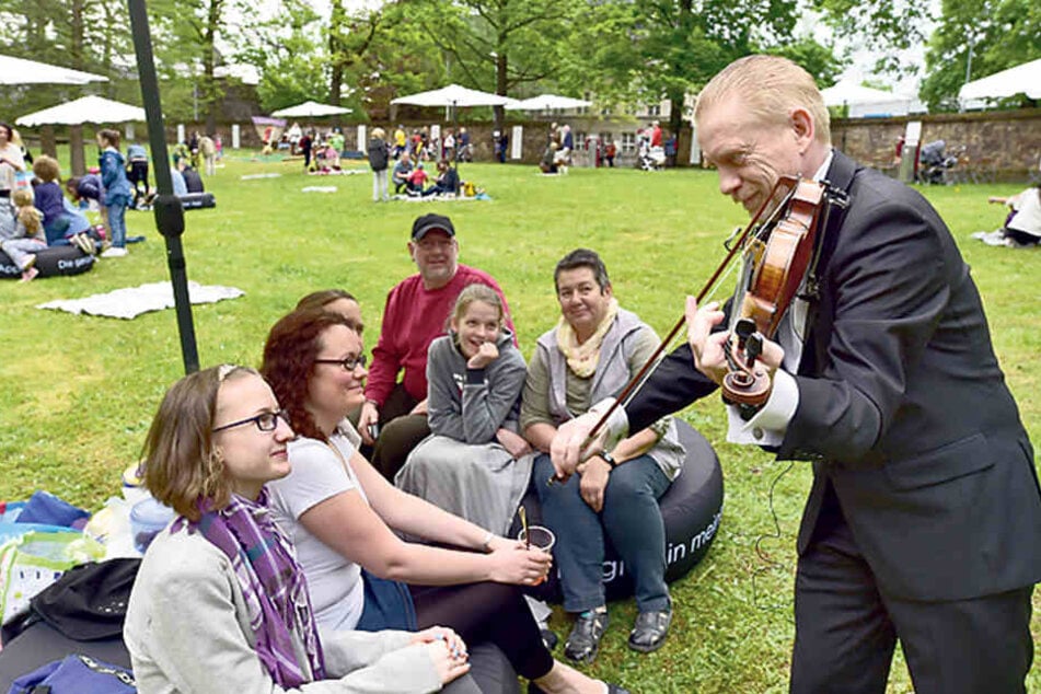 Den Spaß
nicht
vergeigt:
Sven
Uber (56)
unterhielt
die StadtPicnic-Besucher.
