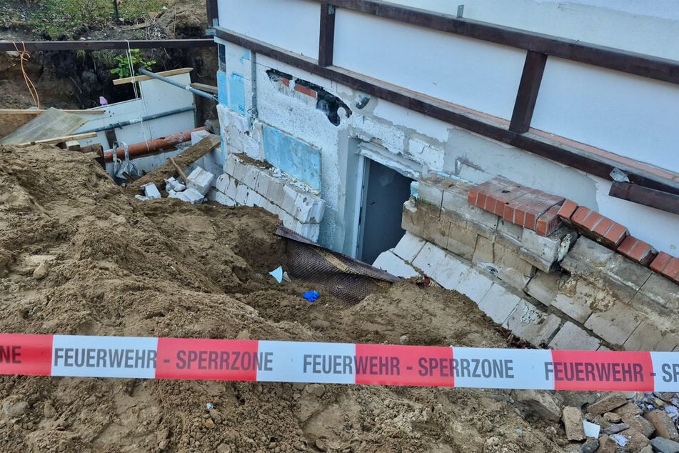 Die Feuerwehr sicherte den Unfallort ab.