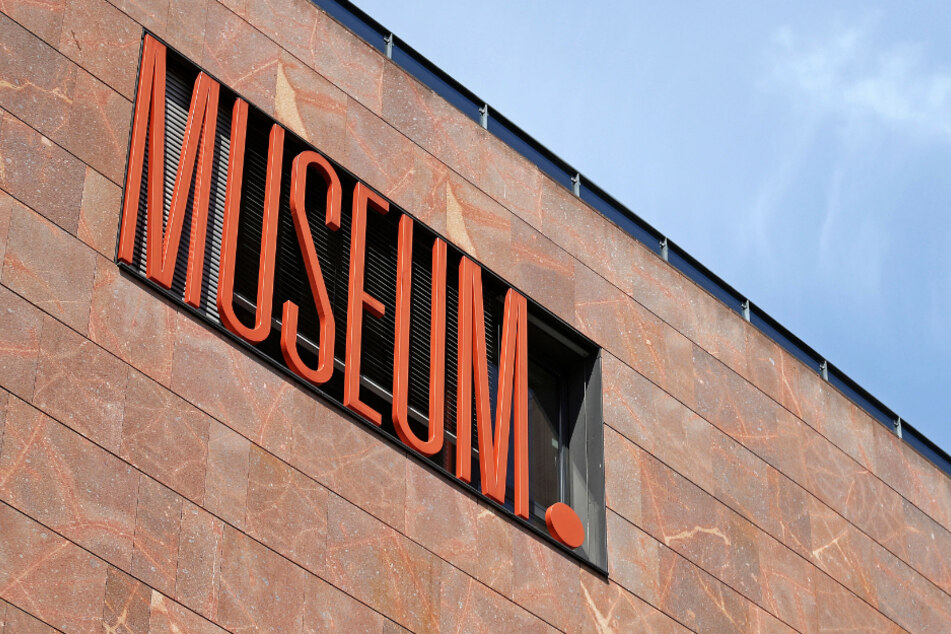 Leipzig: Der Schriftzug "Museum" am Stadtgeschichtlichen Museum.